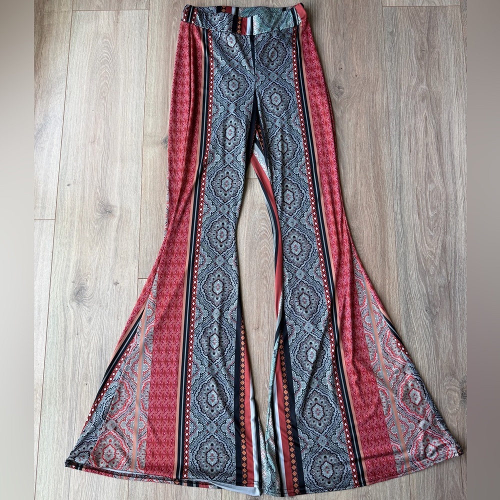 Boohoo Red and Gray Patterned Wide-Leg Jumpsuit Pants size 6 Boho Hippie